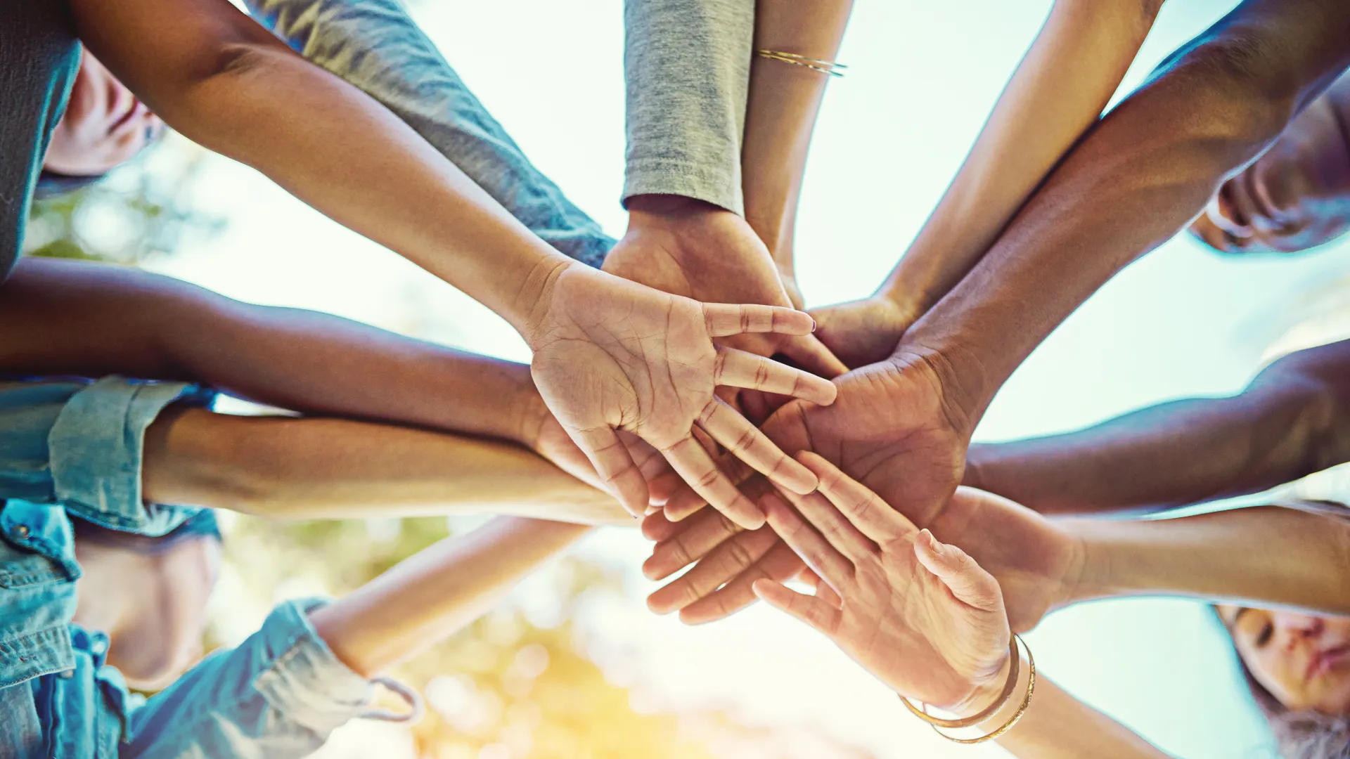 hands-holding-in-circle