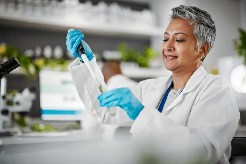 woman-in-laboratory