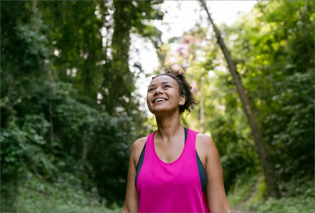 woman-wearing-fitness-smiling